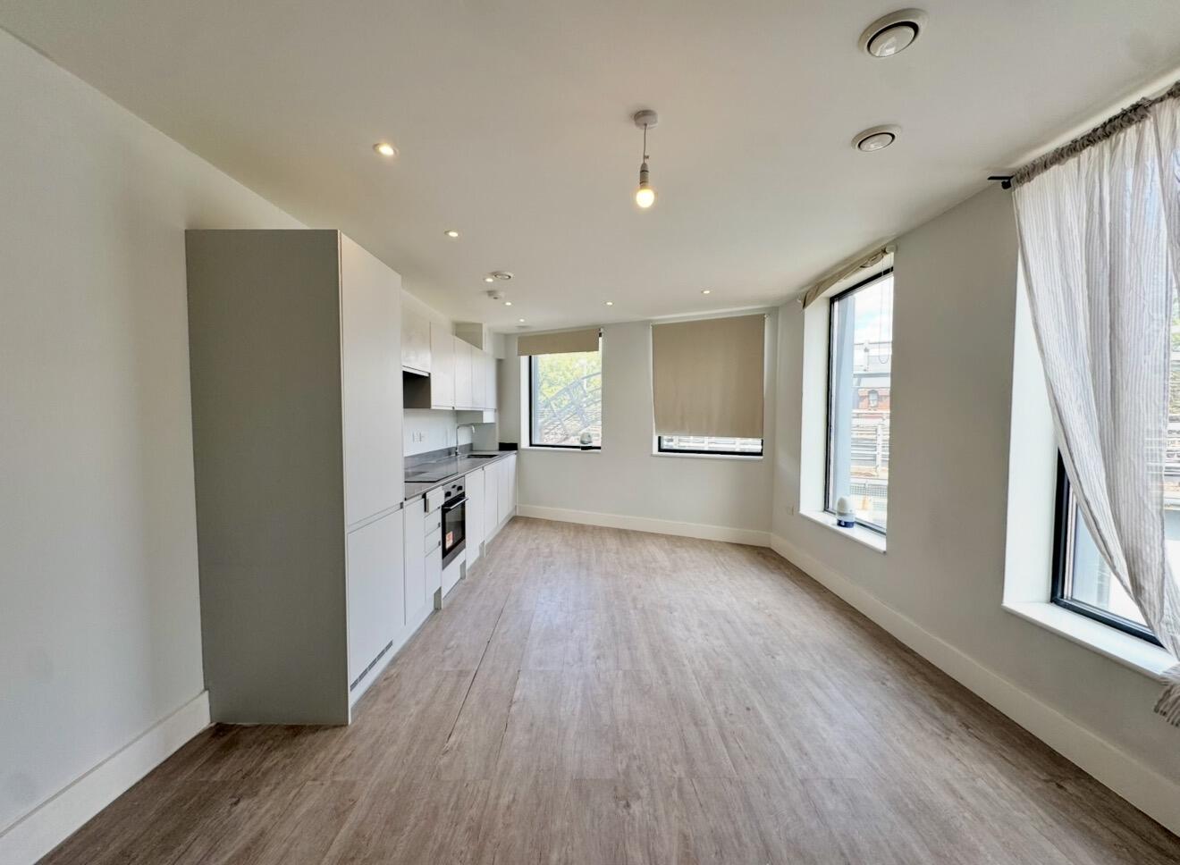 1 bed property in Marsh Road, Pinner